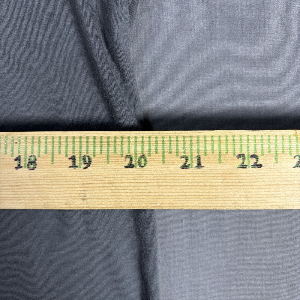 Chubbies Shirt Mens Medium Sky's Out Thighs Out Graphic Pocket Tee Adult - Picture 5 of 6